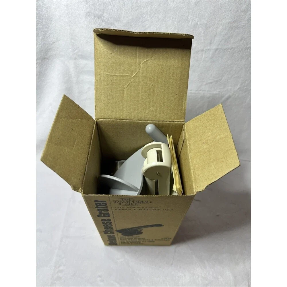 The Pampered Chef Deluxe Cheese Grater 1275 Hand Held Manual Rotary with Box